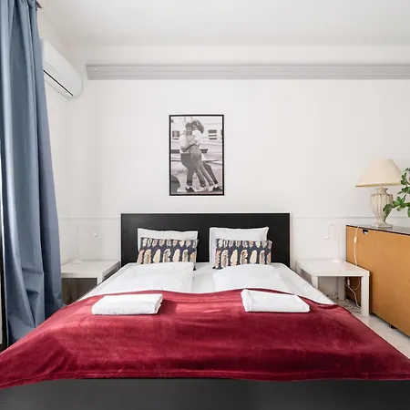 Madach Apartment *